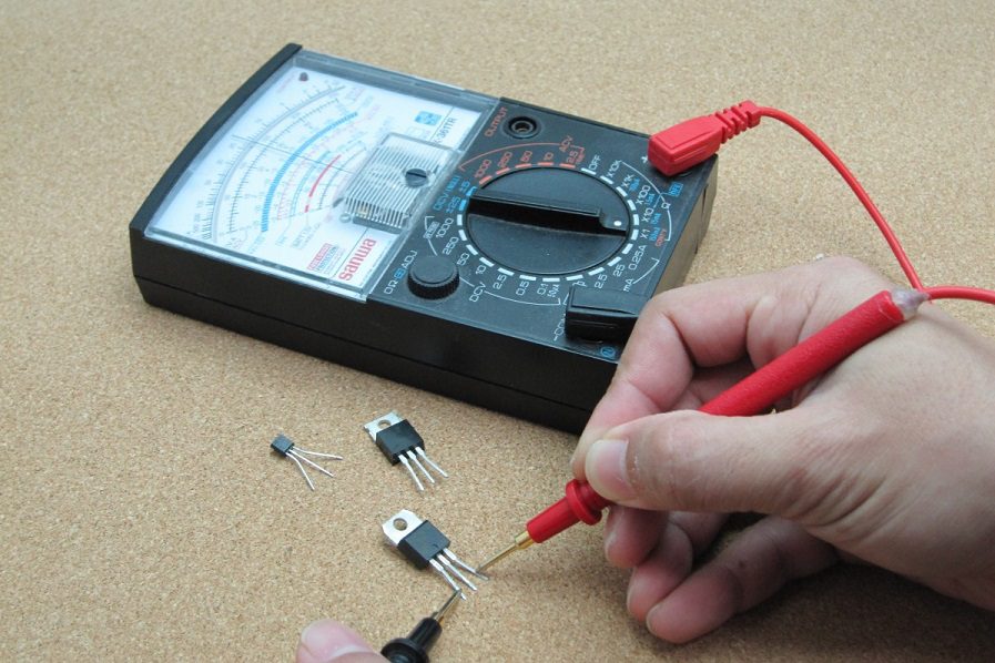 electronics_transistor_multimeter