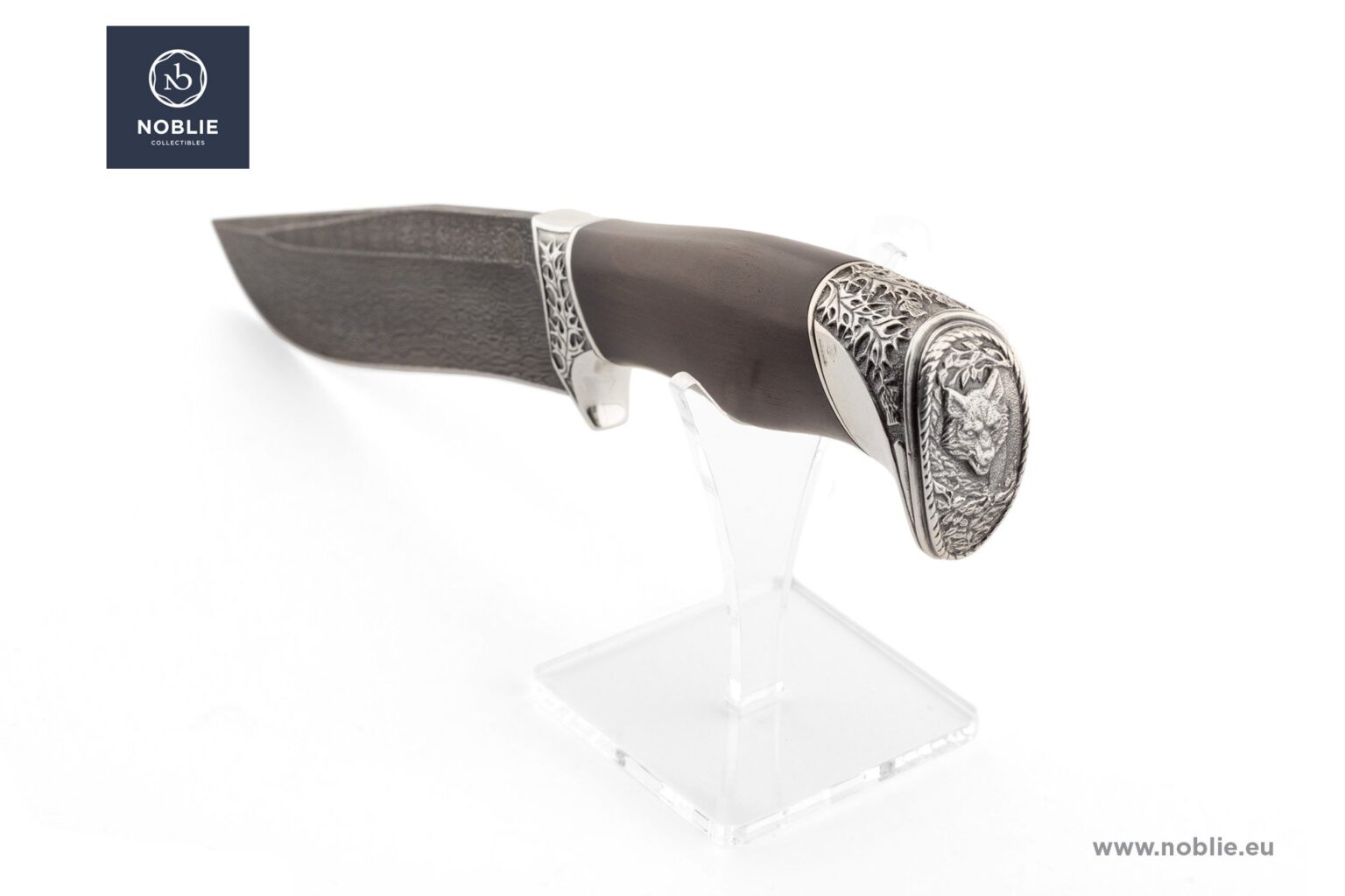 Custom knife definition.