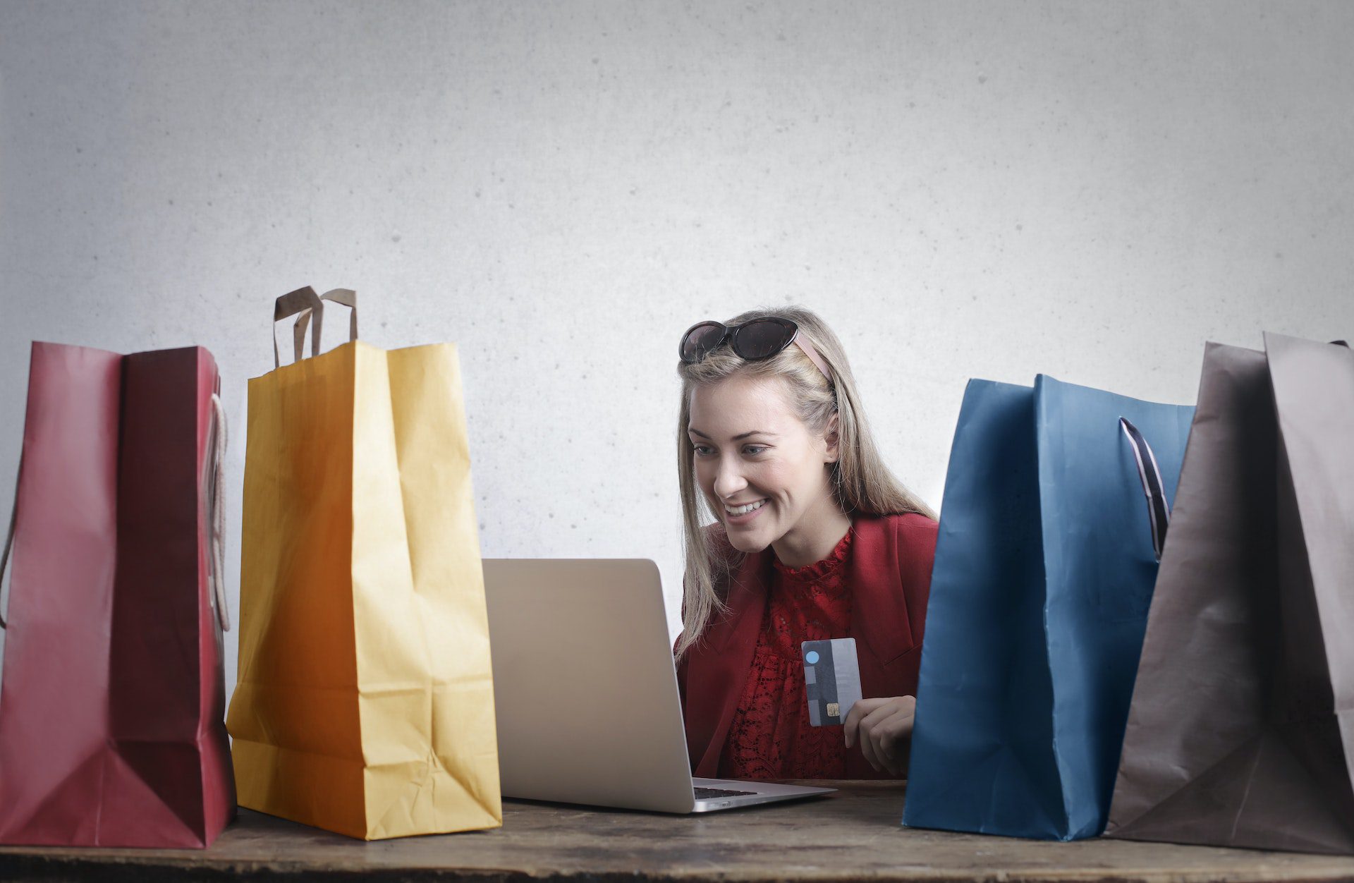 8 Easy Marketing Ideas to Increase E-commerce Holiday Sales