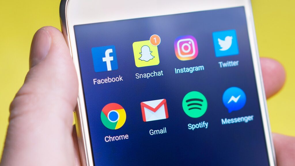 Social Media For E-Commerce: Is It Really Useful?