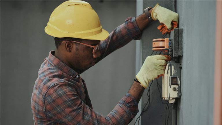 Growth of Electrical Contractors Through COVID