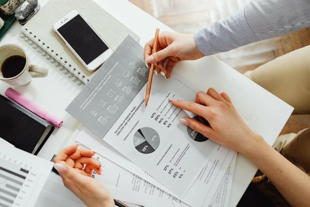 Top 5 Benefits of Pursuing an Online Marketing Degree