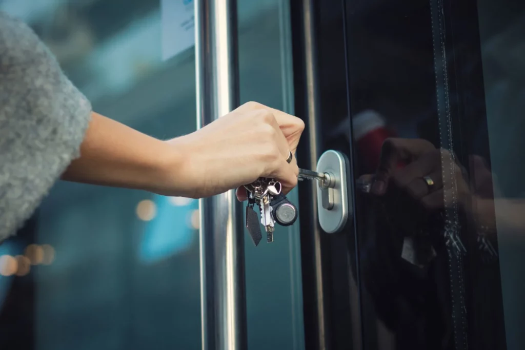  How a Commercial Locksmith in Bronx Can Save Your Business Time and Money