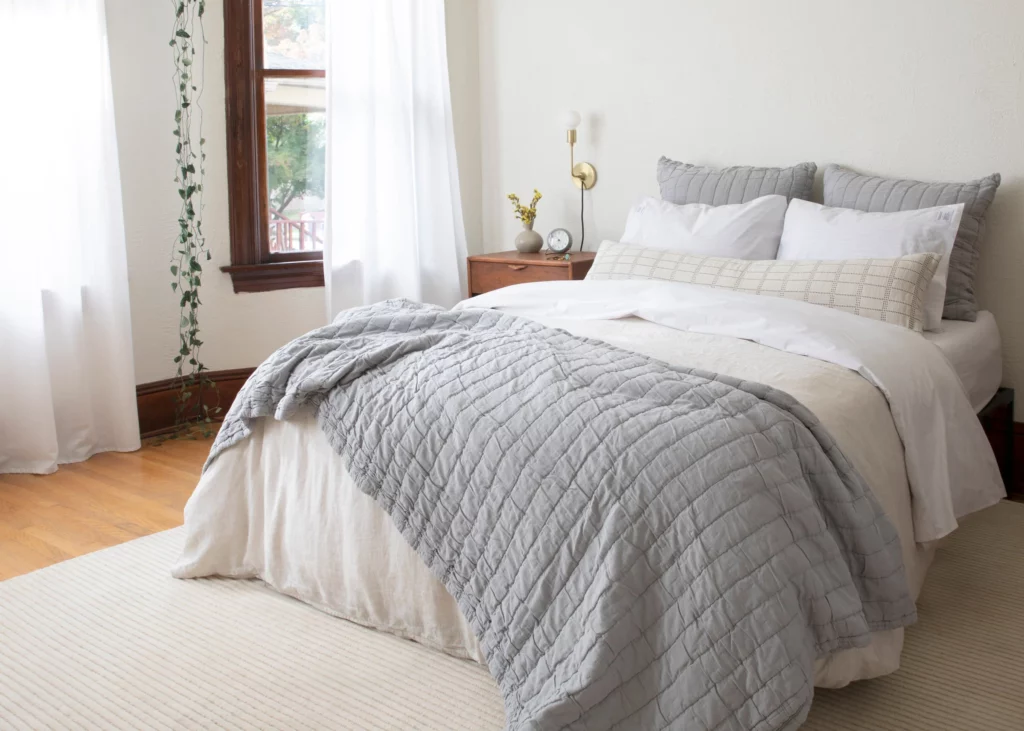 Blankets and Throws: