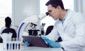 4 Vital Reasons Why Every Science Lab Needs Technology