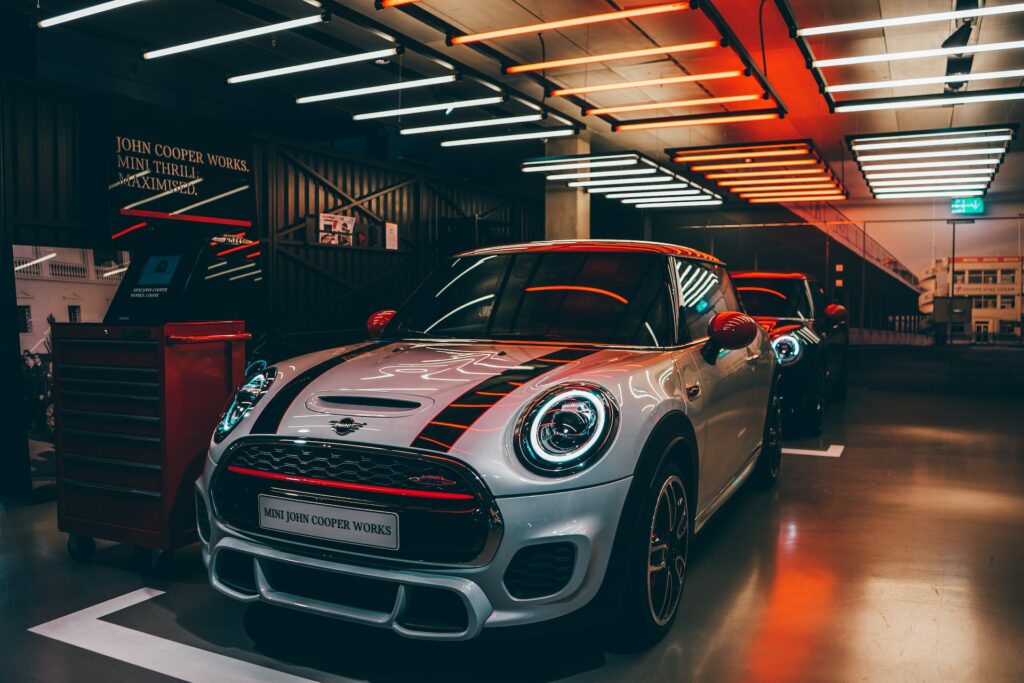 4 Interesting Ways Tech Plays a Part in the Automobile Industry