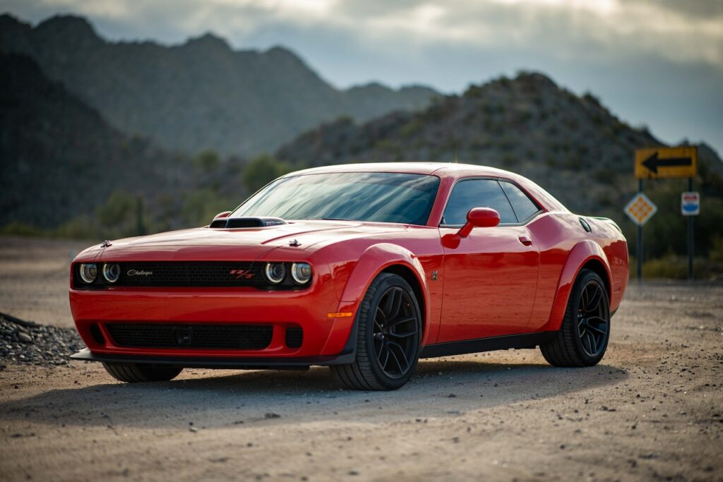Experience the Ultimate Driving Machine: Top Benefits of Owning a Dodge Challenger SRT Hellcat
