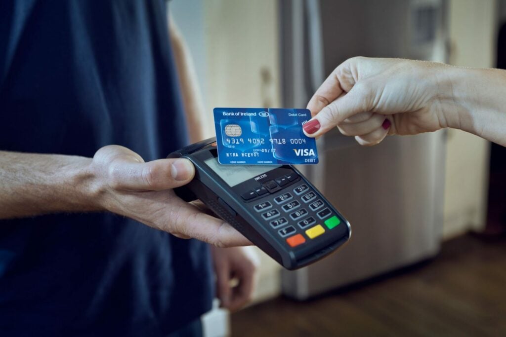 The Convenience of Payroll by Credit Card: Exploring the Advantages
