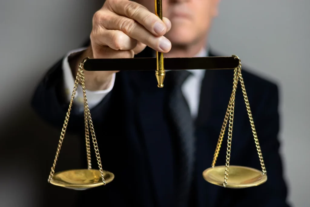 What type of lawyer make the most money