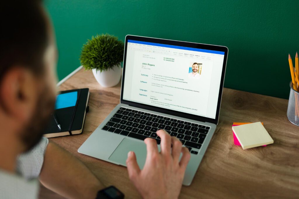 Finding the perfect candidate using HR recruitment software in candidate screening