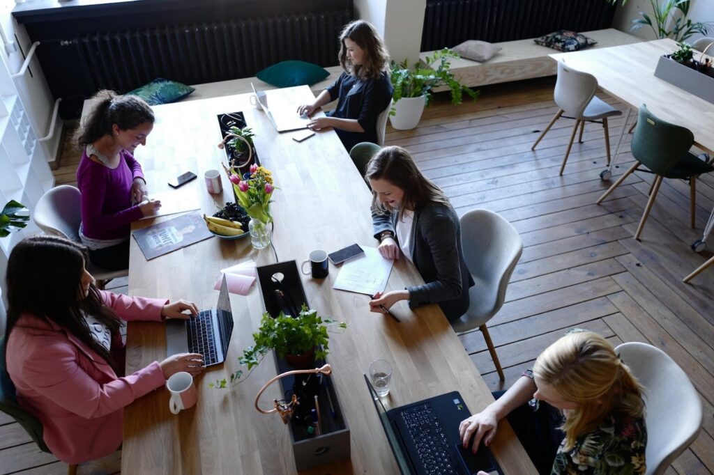 A Comprehensive Business Guide: The Evolution of Co-working Spaces