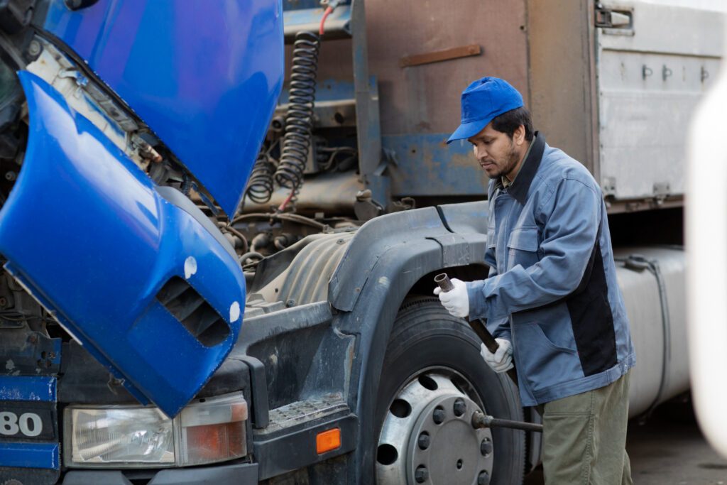 WHY IS MOBILE TRUCK REPAIR ALWAYS IN HIGH DEMAND?