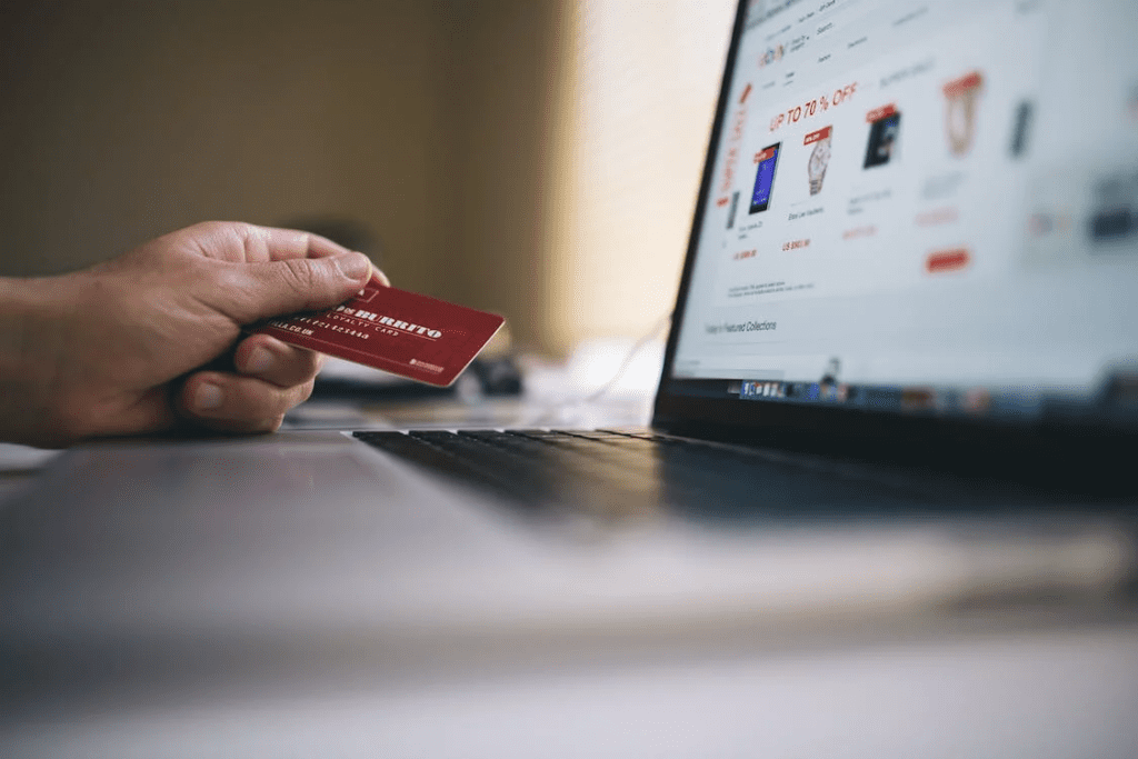 Optimizing Chat Integration for E-commerce Success