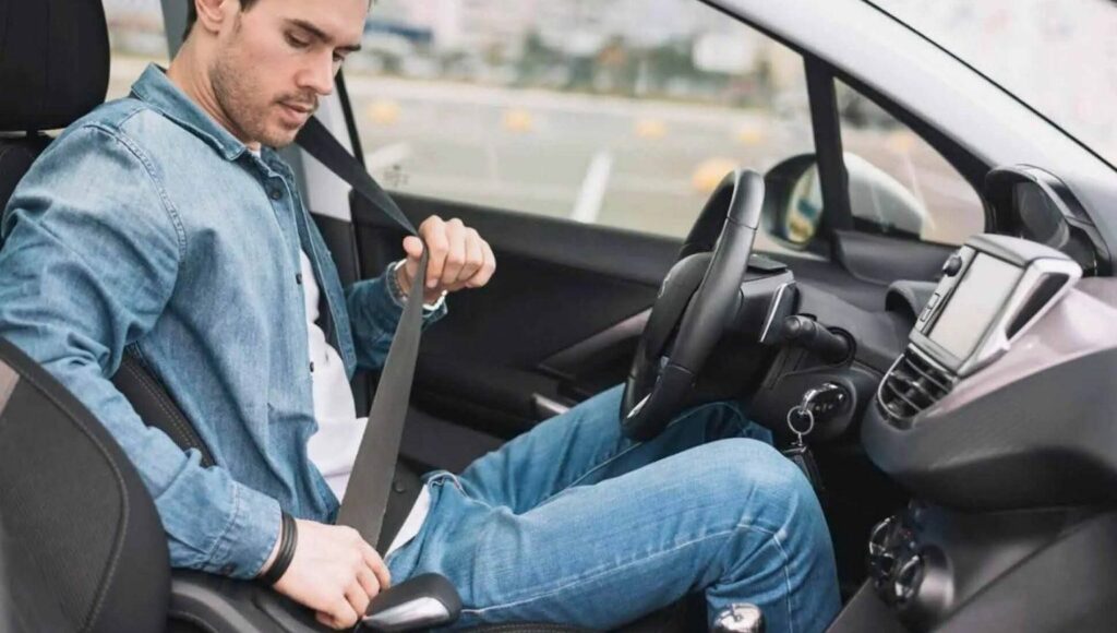 Things Which Can Keep You Safe In A Car?