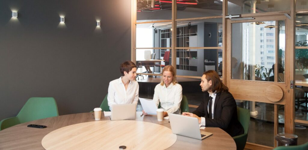 The Rise of the Huddle Room: How Small Meeting Spaces Foster Innovation 
