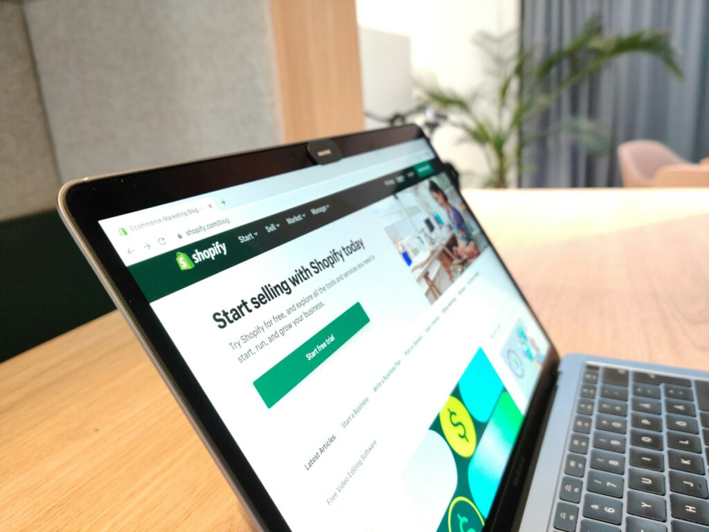 7 Awesome eCommerce Platforms For Small Businesses