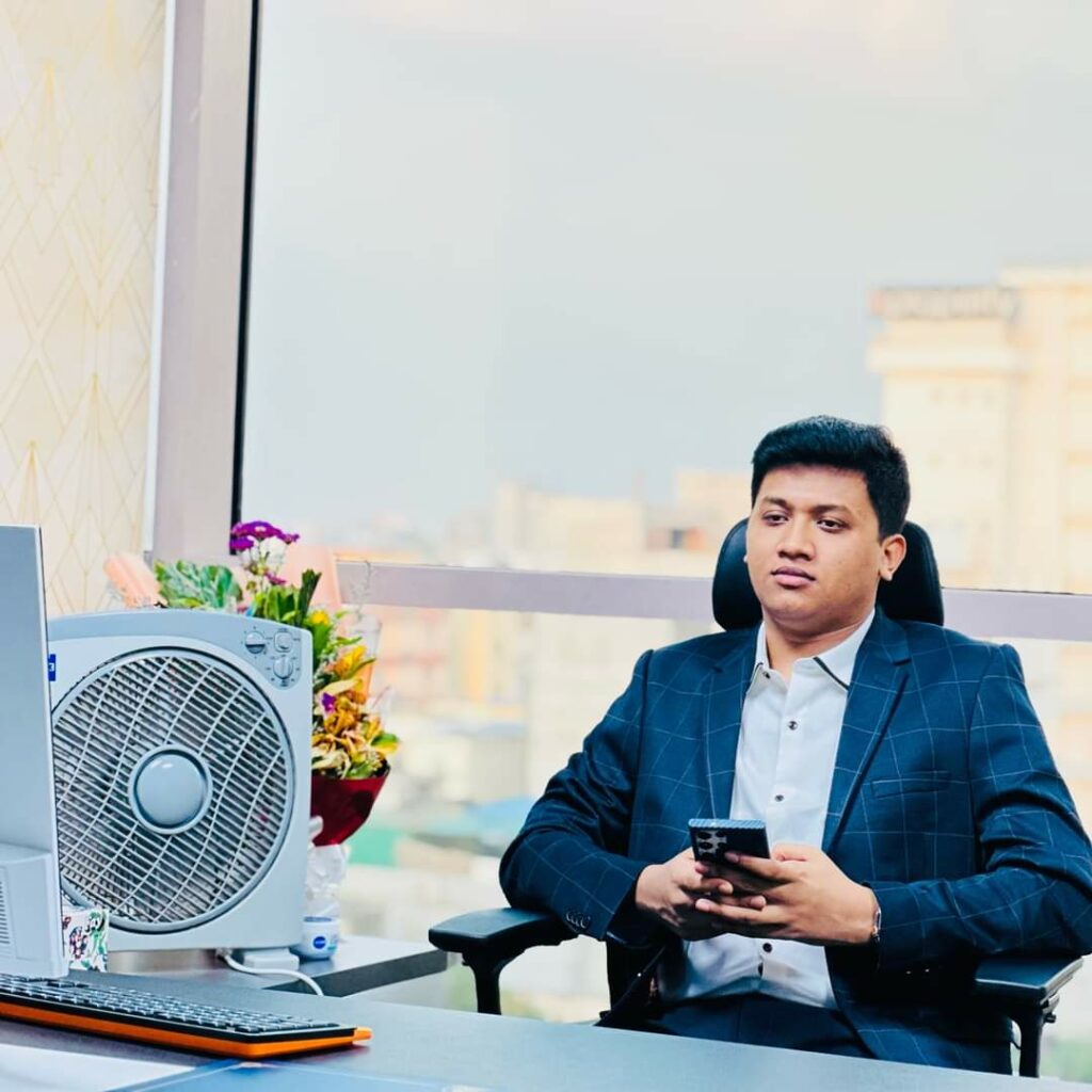 From Code to Community: The Story of Shakil Khan in Software Developing and Presenting