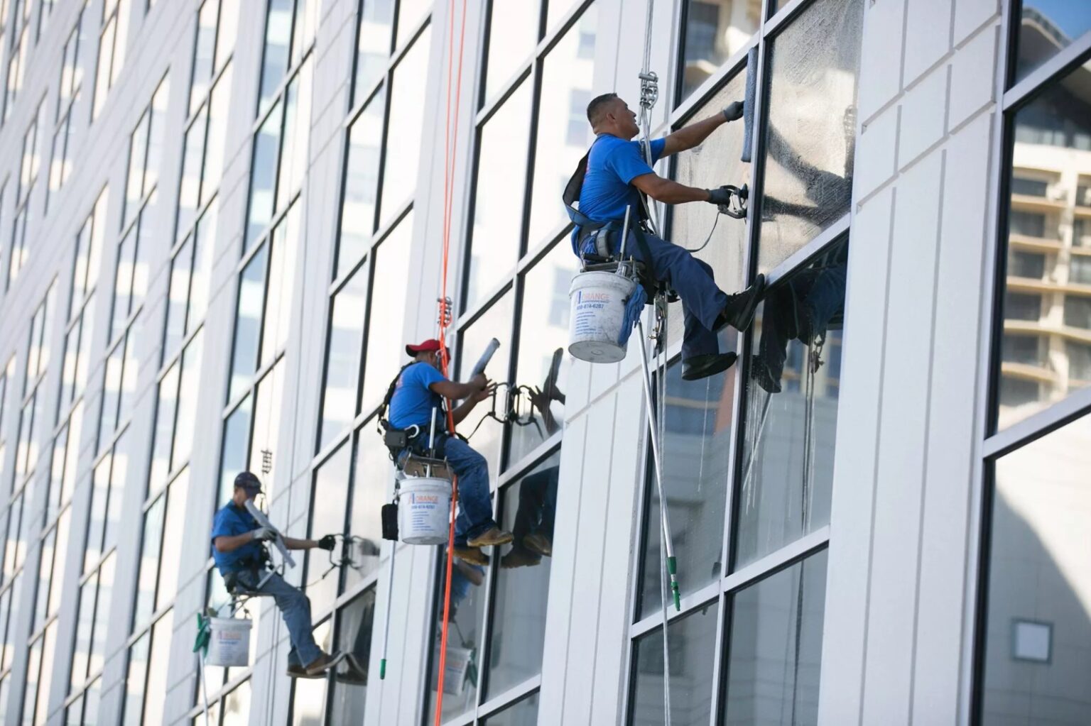 Hire HighRise Window Cleaning Experts in San Diego 10 Essential Tips