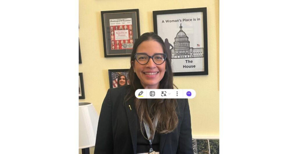 Dr. Livia de Oliveira Barros