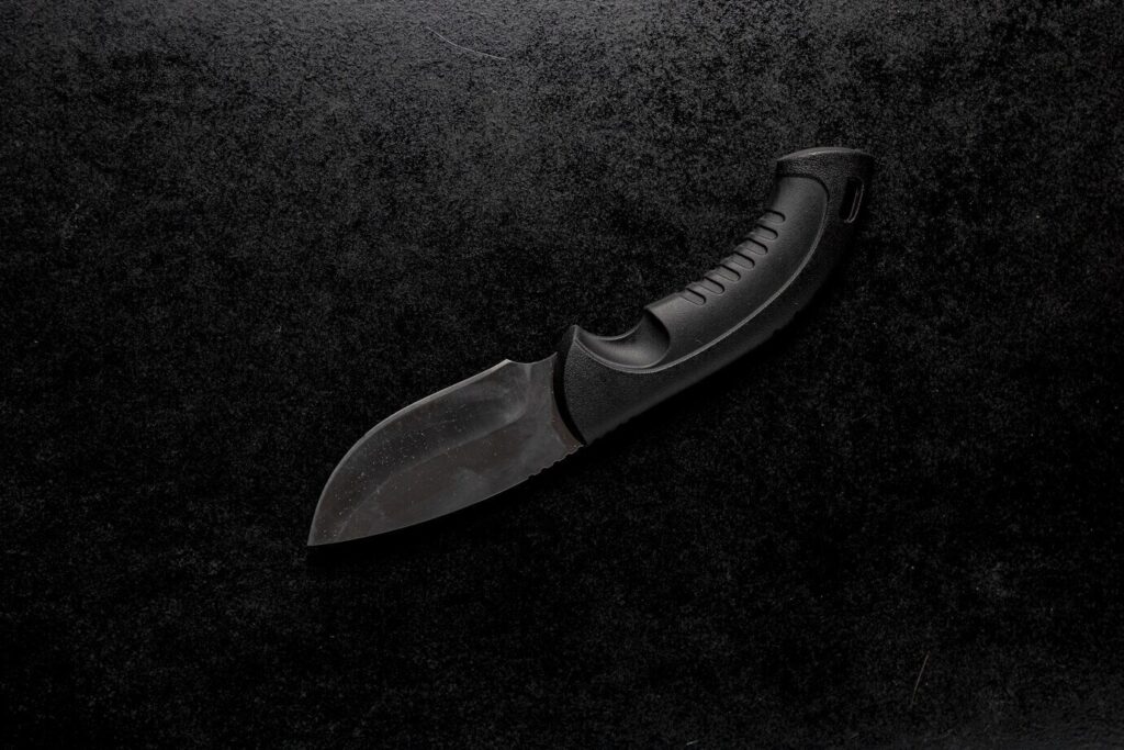 5 Survival Knife Hacks For Outdoor Enthusiasts