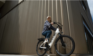 Torque Sensor vs. Cadence Sensor E-Bikes