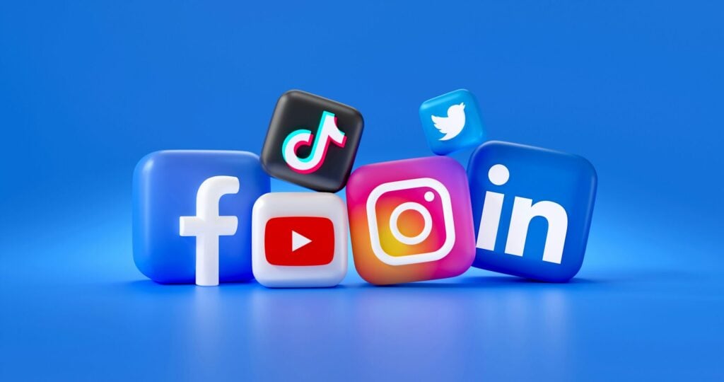 Making Social Media Content Accessible Anytime