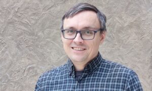 A developer building fintech products with engineering precision