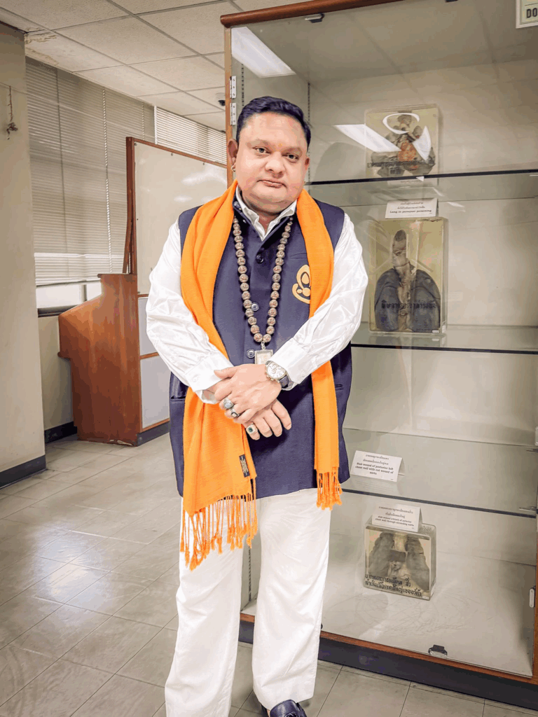 Guruji Shrii Arnav at the prestigious Siriraj Hospital Department of Forensic Sciences and Criminology- Thailand where he gave a walking demo of the primary fears.
