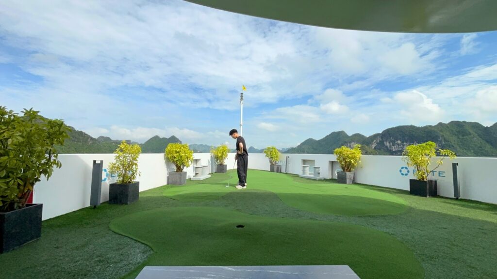 Elite of the Seas: How Smart Technology & Modern Amenities Transform the Halong Bay Cruise Experience
