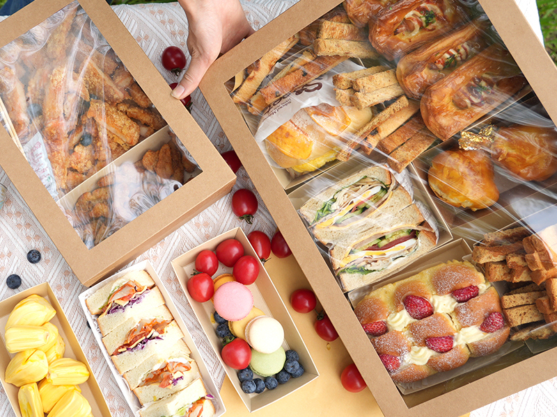 Uchampak Coffee Sleeve Manufacturer: Custom Designs for Brand Visibility and Hand Protection