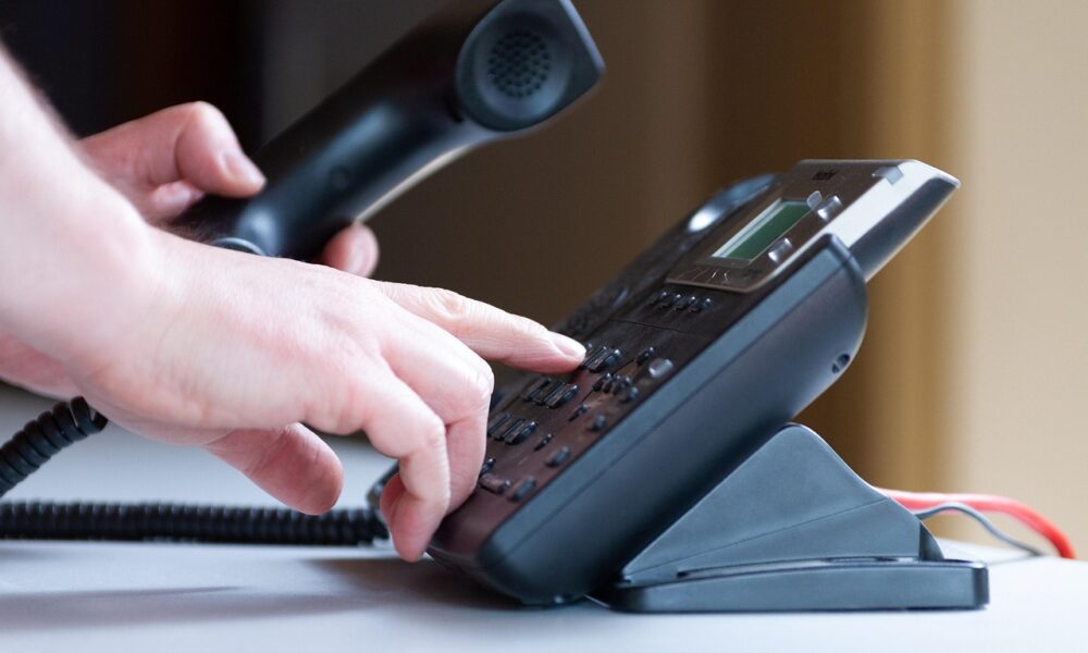 How Small Businesses Can Automate Phone Calls Without a C...