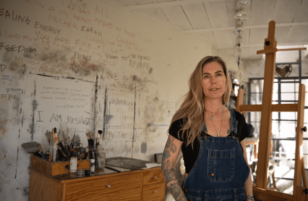 Kate Van Doren: Merekaikan Semula Realisme Kontemporari Melalui Empati dan Penyembuhan/