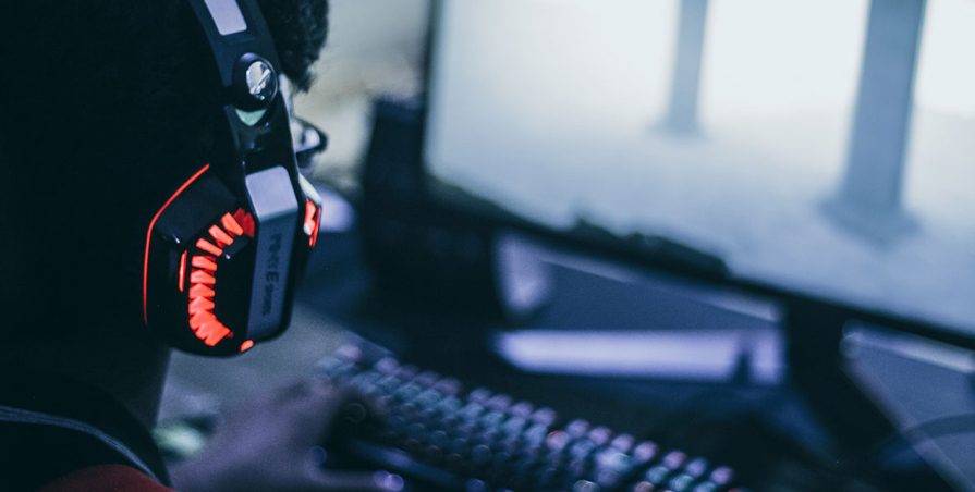 Waarom Russische spelers internationale huidmarktplaatsen gebruiken