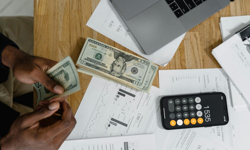 The Complete Guide to Paying Online Safely and Conveniently