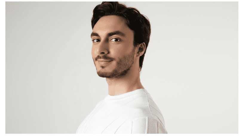 De ingenieur die op 17-jarige leeftijd zijn regering aanklaagde, bouwt nu kunstmatige intelligentie voor Silicon Valley