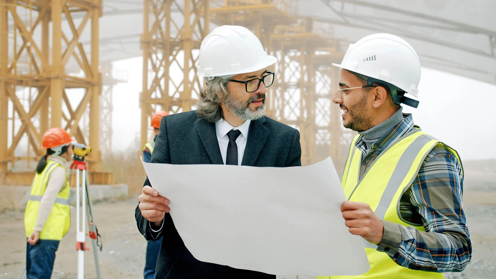 आधुनिक वाणिज्यिक और धातु निर्माण परियोजनाओं में सामान्य ठेकेदारी विशेषज्ञता