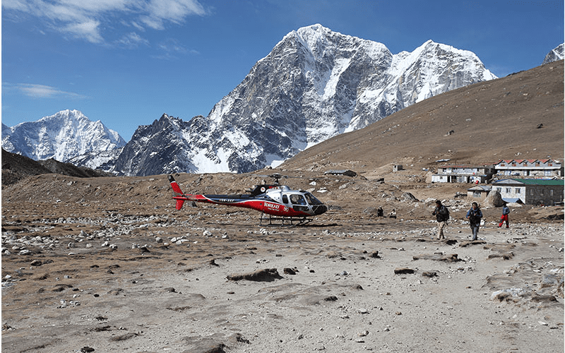 Smart Everest Trek Choices for First-Time High-Altitude Travelers:
