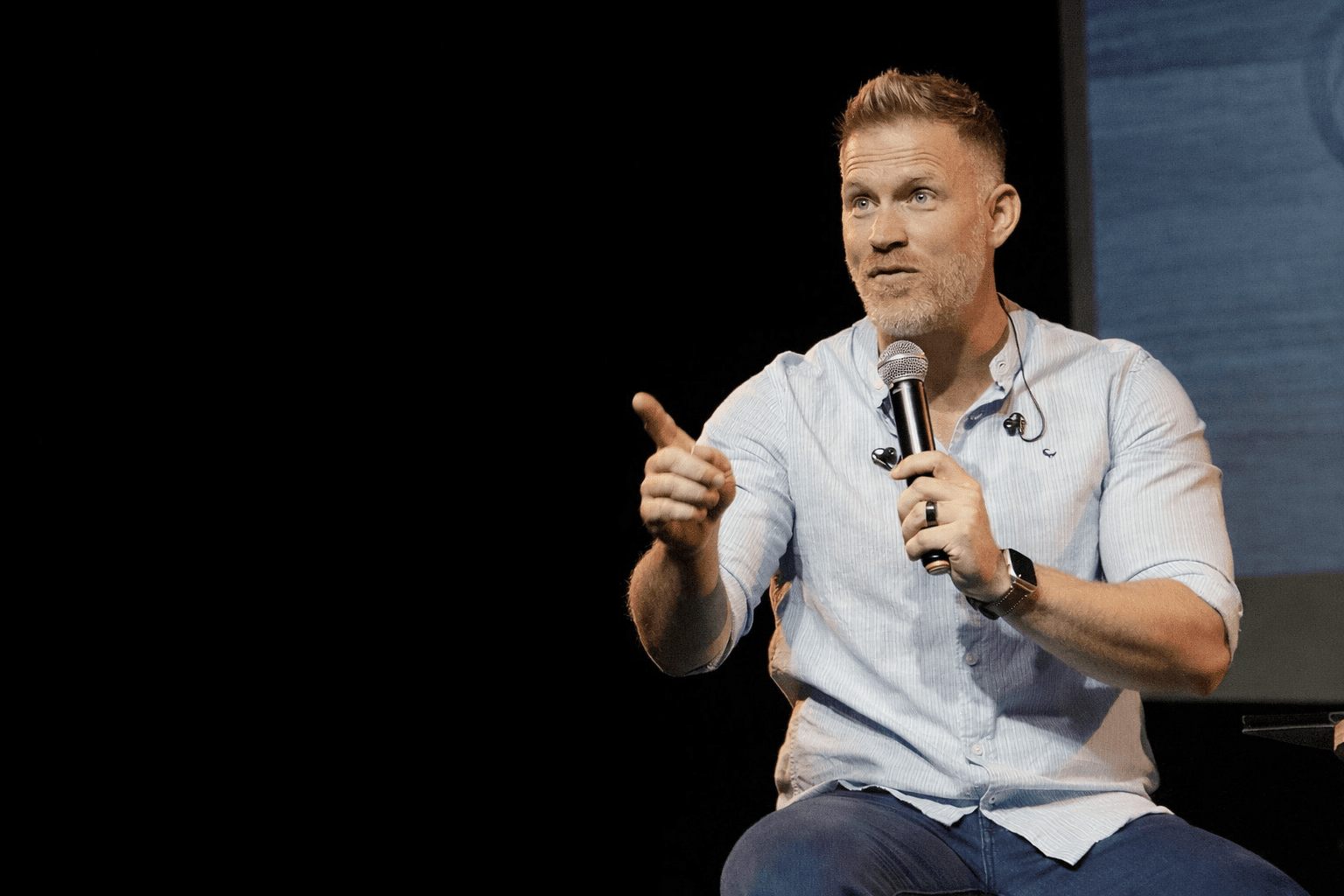 How To Find The Right Guest Speaker For Your Business Seminar