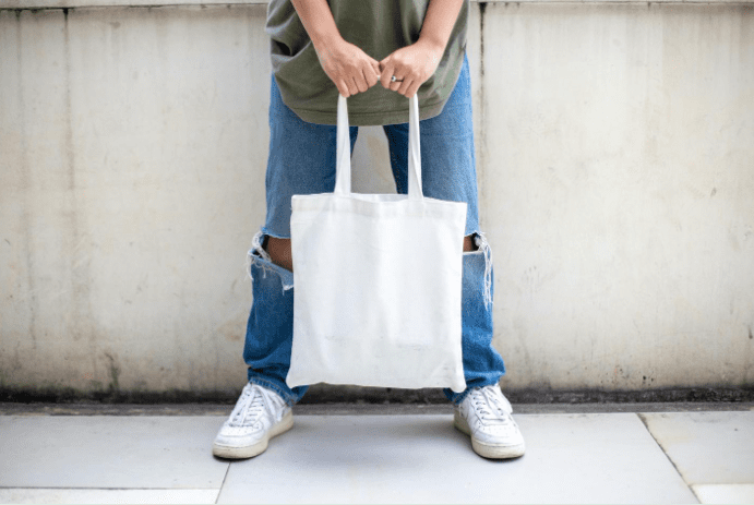 How to Use Tote Bags as Part of a Multi-Channel Brand Awareness Strategy