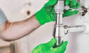 Emergency Plumber vs Standard Plumber: Which Service Is Right for Your Home?