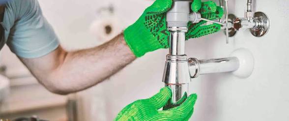 Emergency Plumber vs Standard Plumber: Which Service Is Right for Your Home?