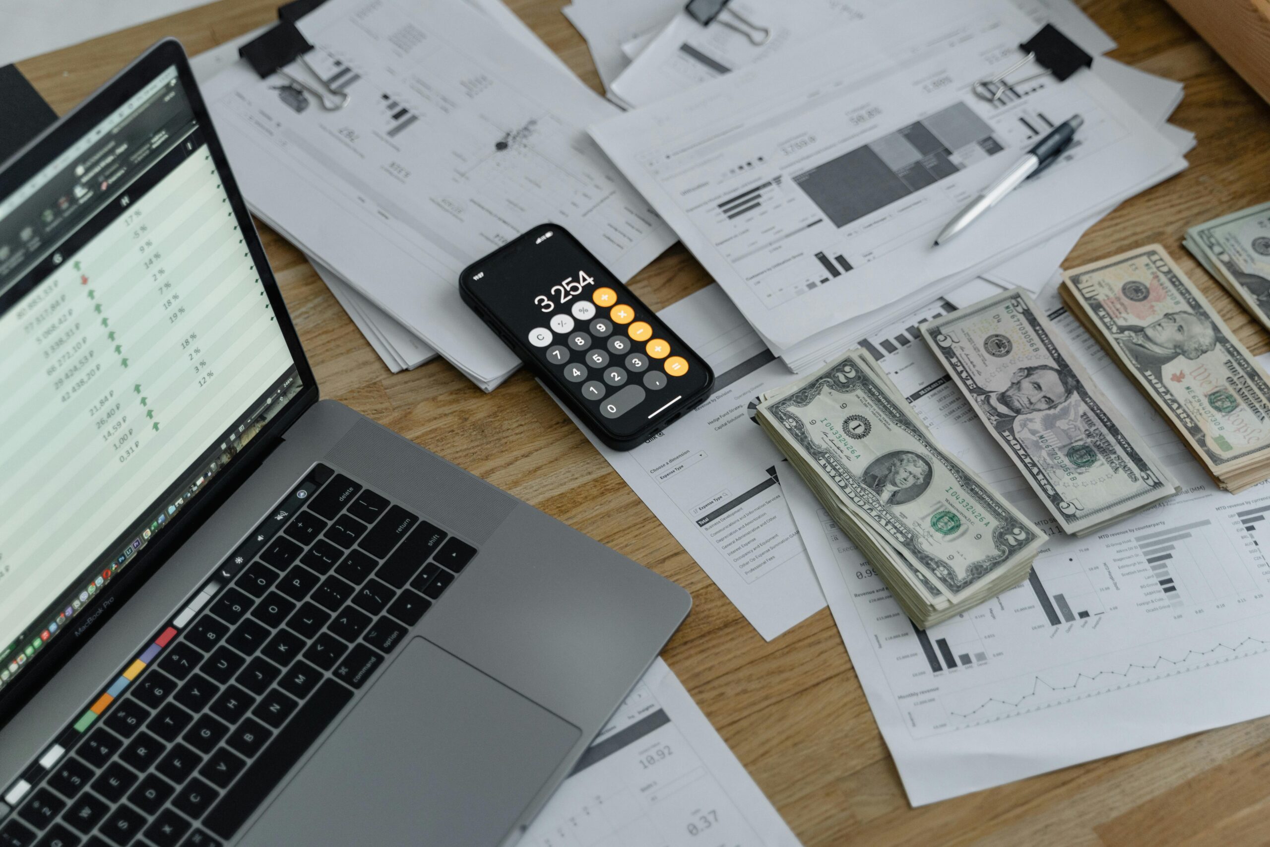 How to Manage Payroll Efficiently: A Complete Guide for Growing Businesses
