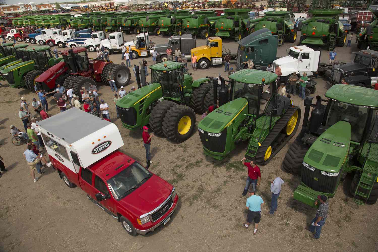 Farm Equipment Auctions vs. Dealerships: How Farmers Are Really Making Buy Decisions in 2025