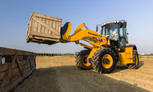 Venieri-loader-at-work-on-rough-terrain