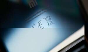 Edge computing and AI deployment at network edge showing distributed processing instead of centralised cloud infrastructure