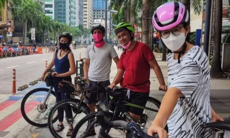 Why Urban Commuters Need a Different Kind of Helmet in 2026