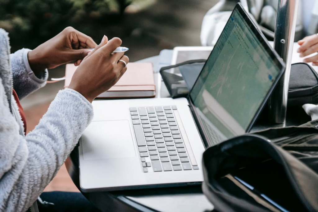 As Forbes reports, Microsoft's Georg Glantschnig, VP of Dynamics 365 Finance, confirmed that Copilot can draft project status reports in seconds rather than the two to three hours it previously took manually.