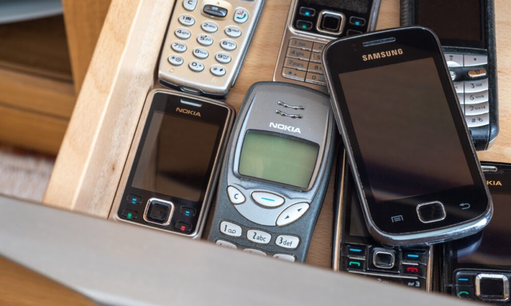 That old smartphone in your drawer could cost you if its battery swells