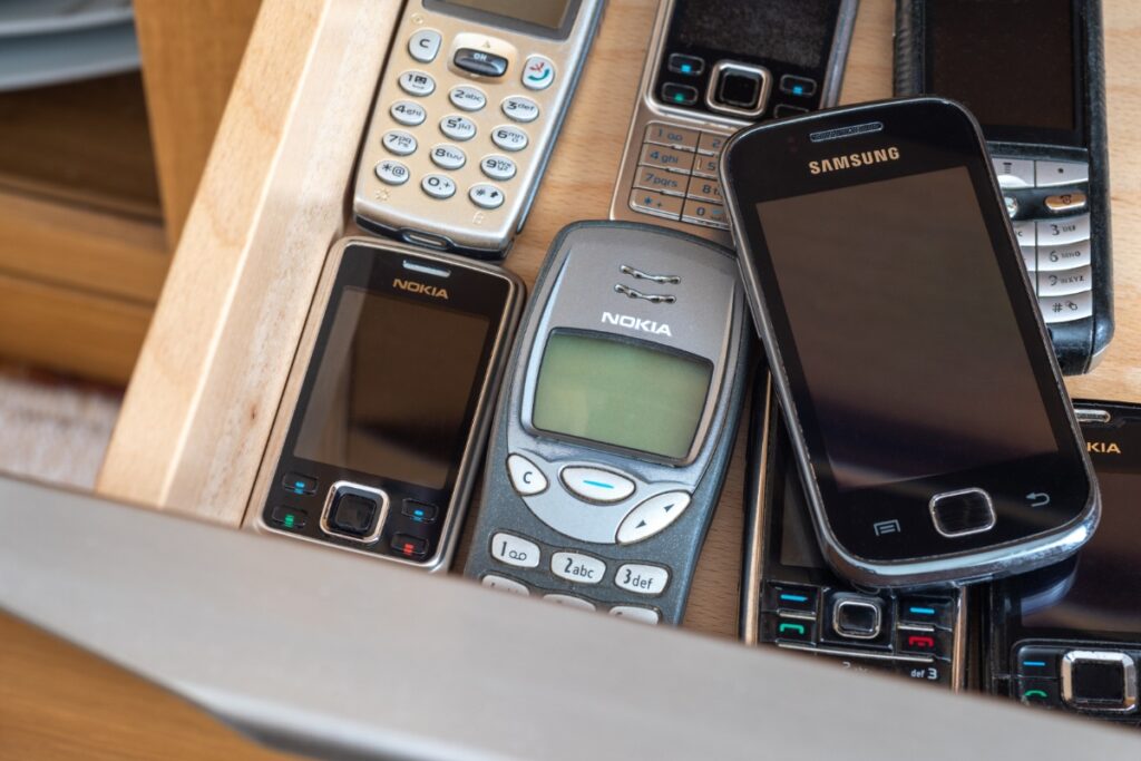 That old smartphone in your drawer could cost you if its battery swells
