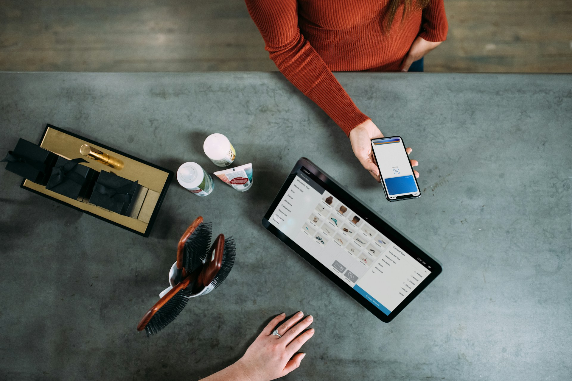 Ecommerce entrepreneur analyzing social commerce trends and digital retail growth strategies